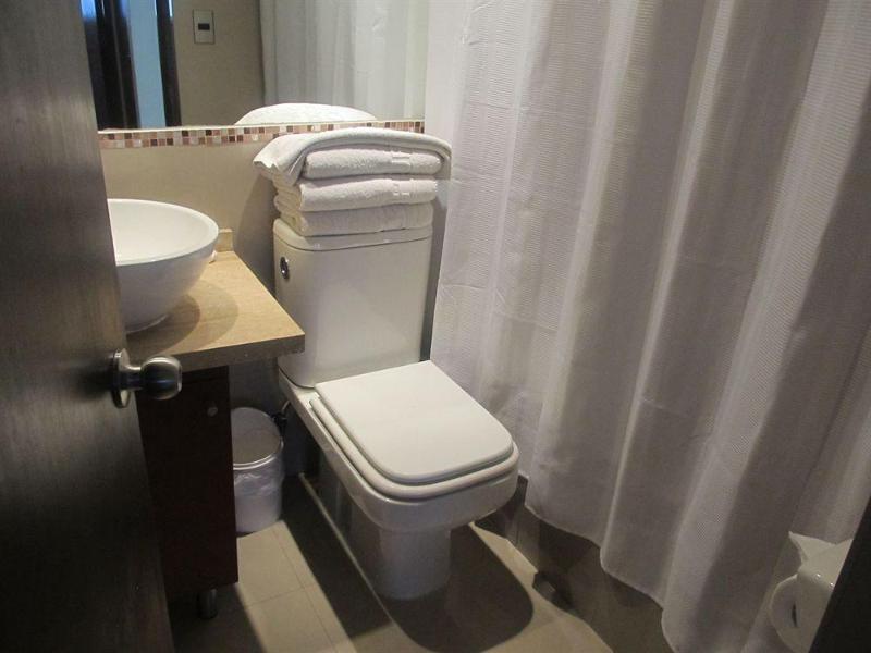 Rq Bosque Tobalaba Hotell Santiago Eksteriør bilde